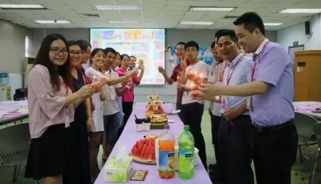 七月生日派對，轉出七彩人生